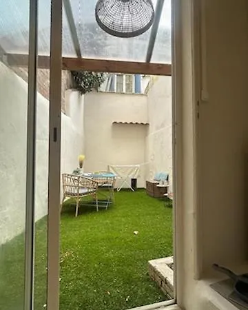 Apartment Square Perdiguier Avec Terrasse